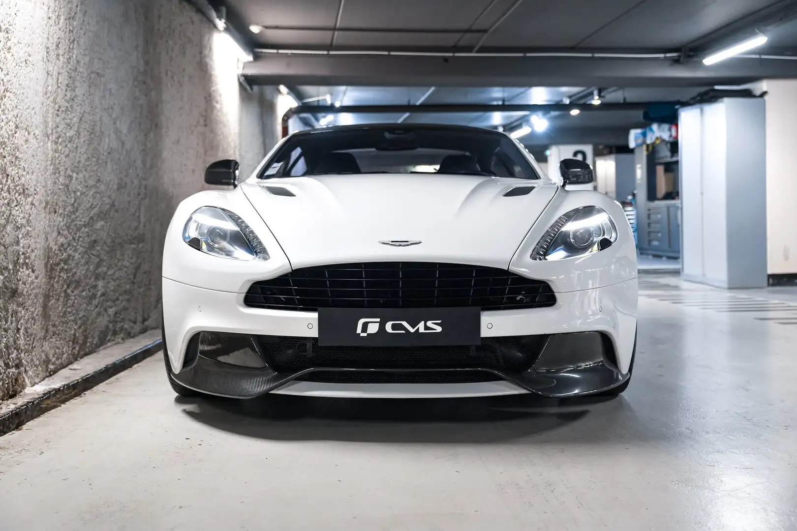 Aston Martin Vanquish Coupé V12 565 ch Touchtronic 2 A Blanco - 2