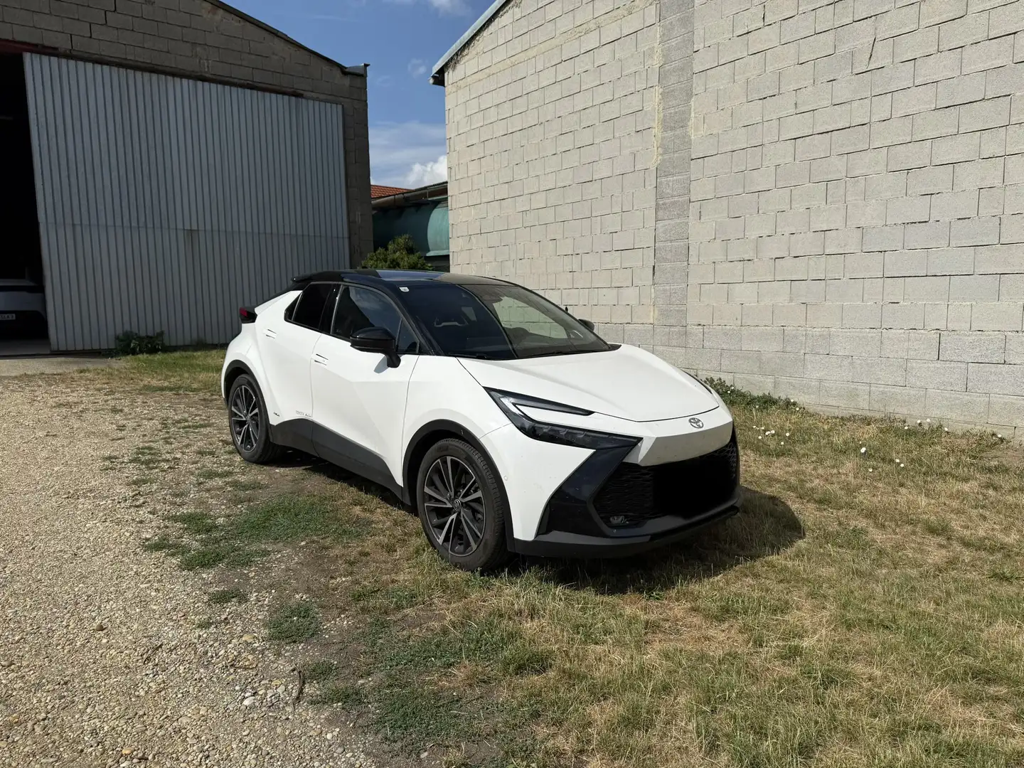 Toyota C-HR C-HR 2,0 Hybrid E-CVT 4WD Lounge Lounge Weiß - 1