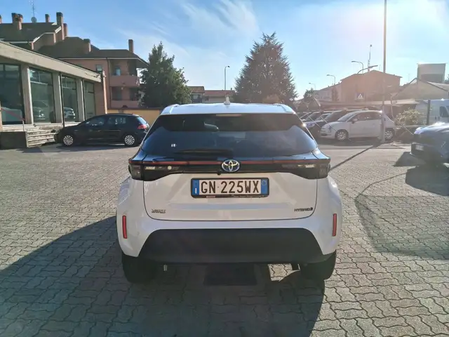 Toyota Yaris Cross view 4