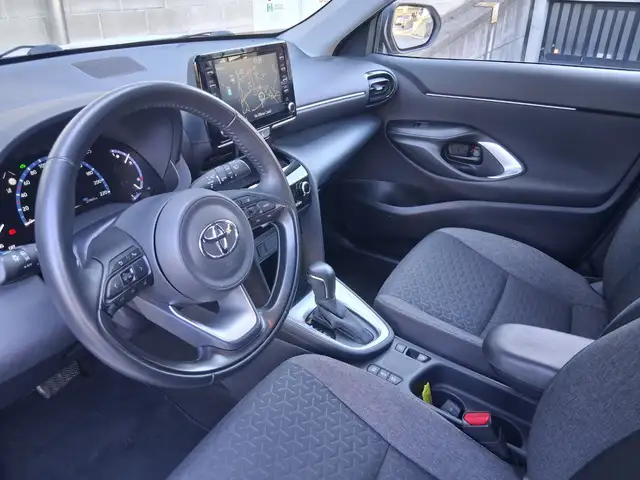 Toyota Yaris Cross view 11
