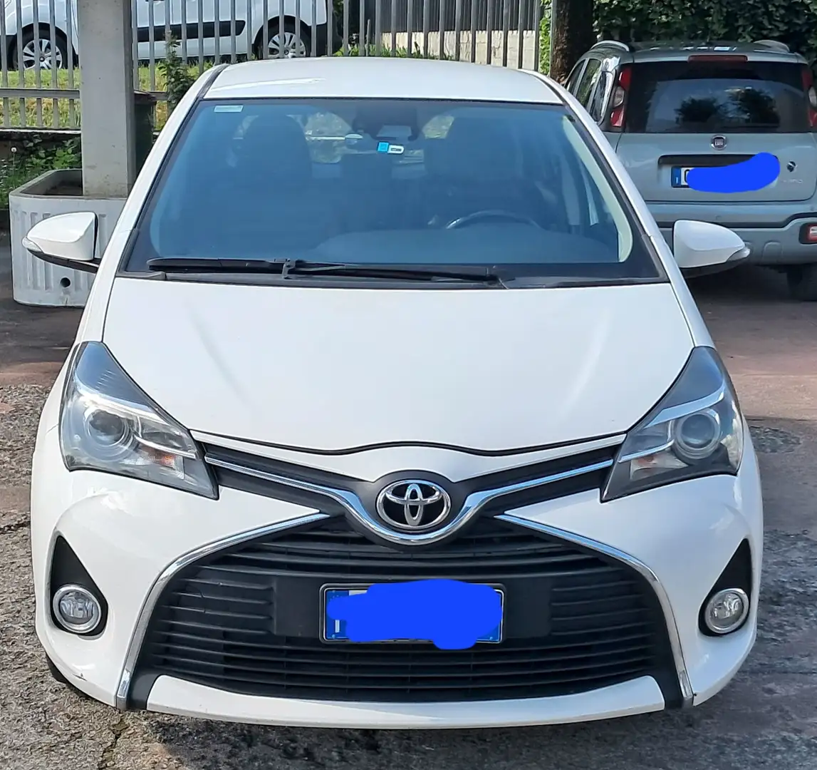 Toyota Yaris Yaris III 2015 5p 1.4 d-4d Active my16 Bianco - 1