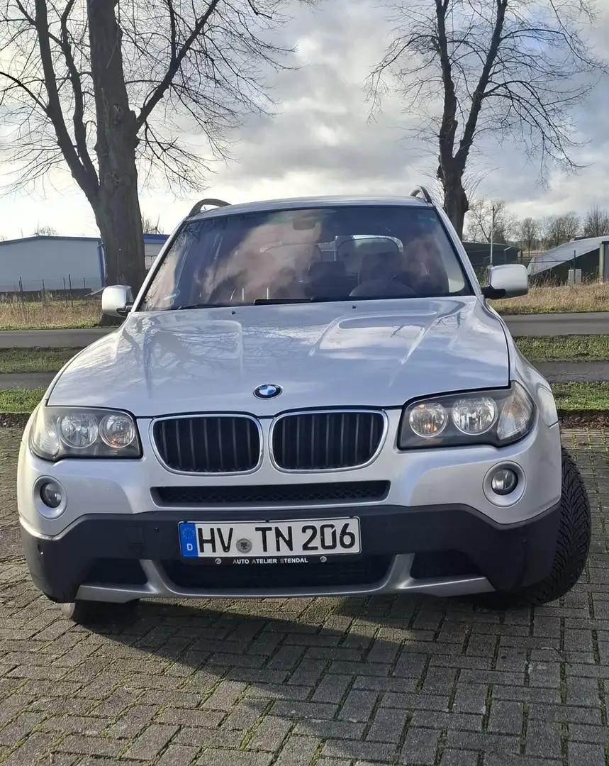 BMW X3 2.0d Grau - 1