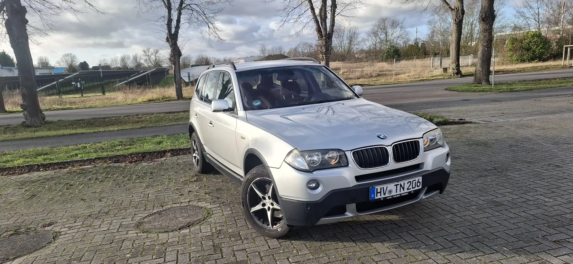 BMW X3 2.0d Grau - 2