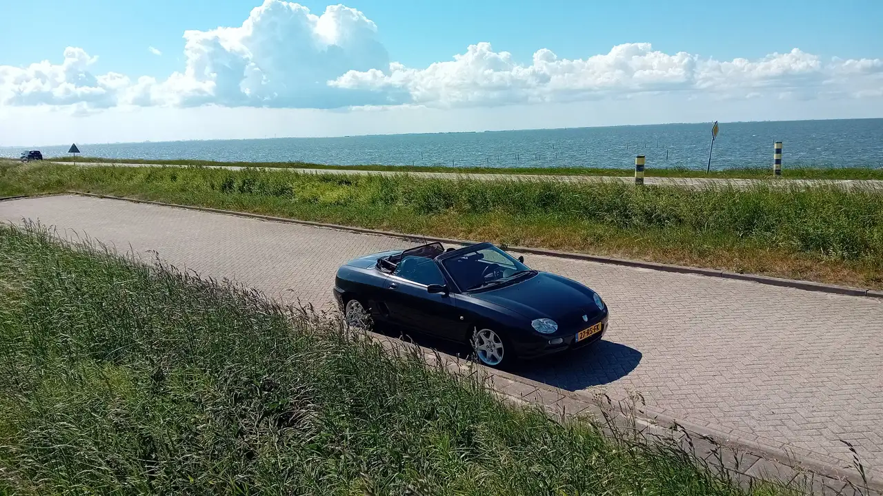MGF 1.8i, foto 8