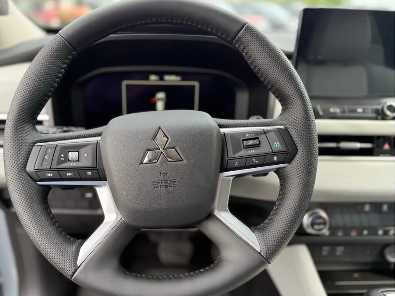 Mitsubishi Outlander снимка Mitsubishi Outlander