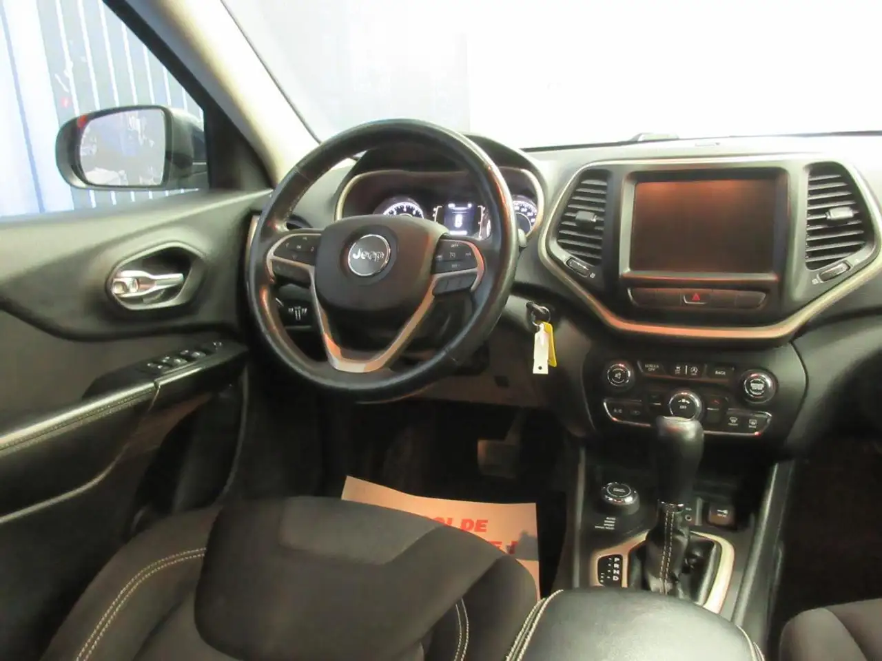 Jeep Cherokee снимка Jeep Cherokee