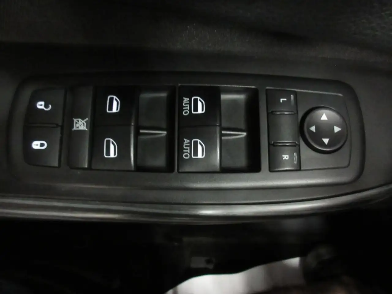 Jeep Cherokee снимка Jeep Cherokee