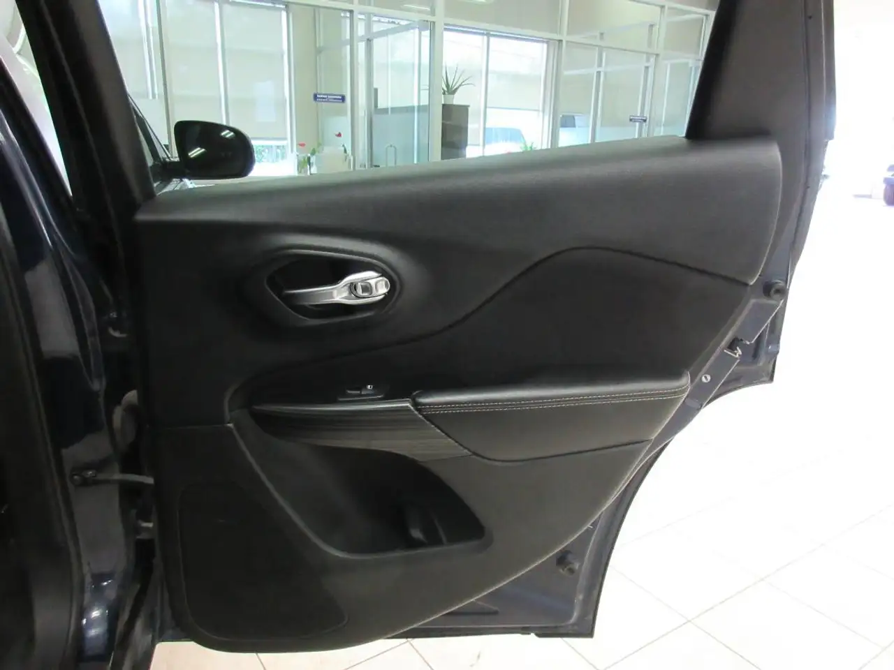 Jeep Cherokee снимка Jeep Cherokee