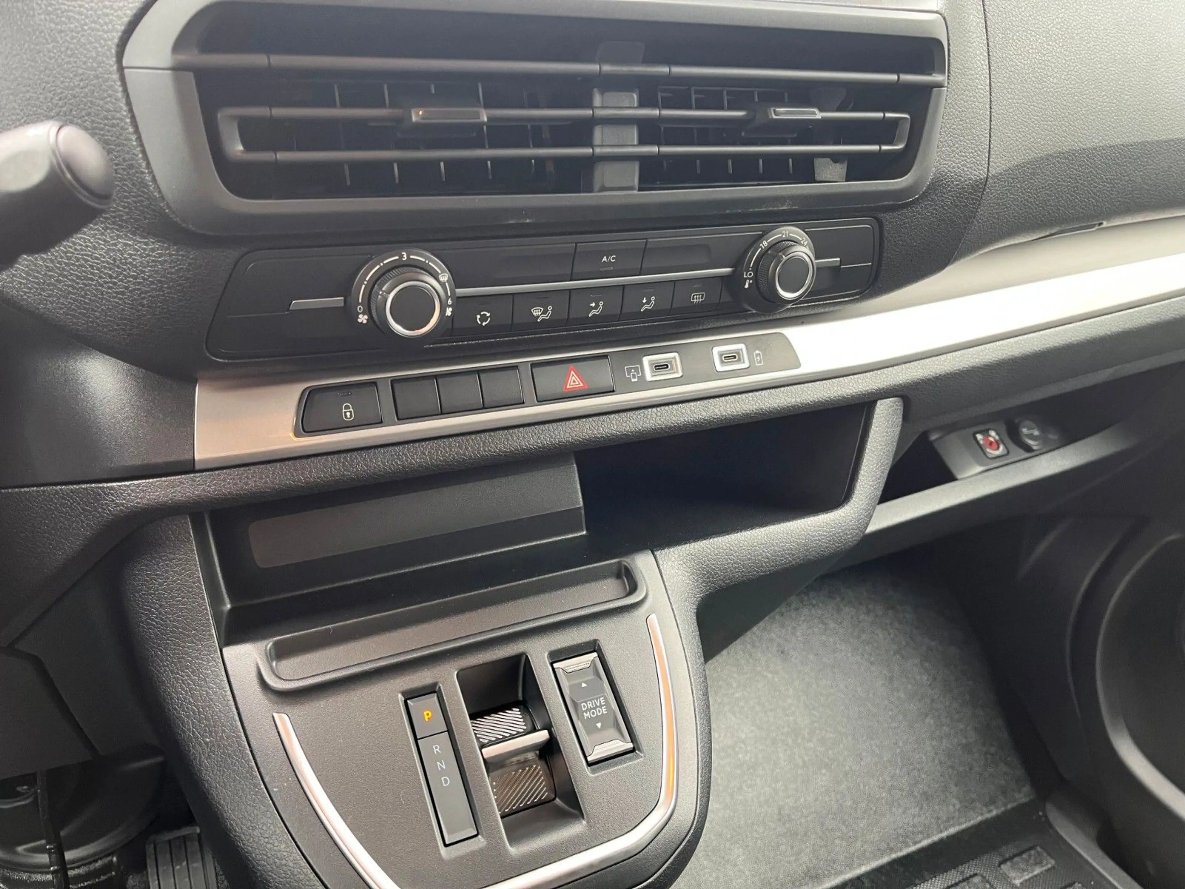 Opel Vivaro Kombi M /LED/Kamera/CarPlay — photo 15