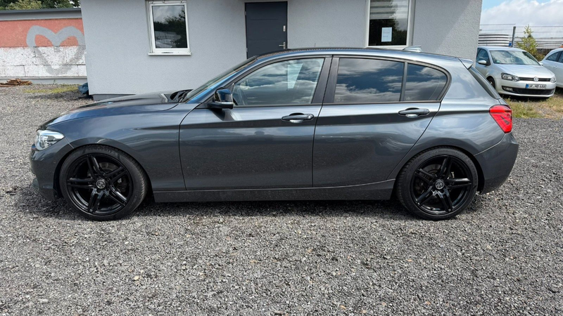 BMW 120 d Sport Line Leder Navi Sportsitze Tempomat — photo 2