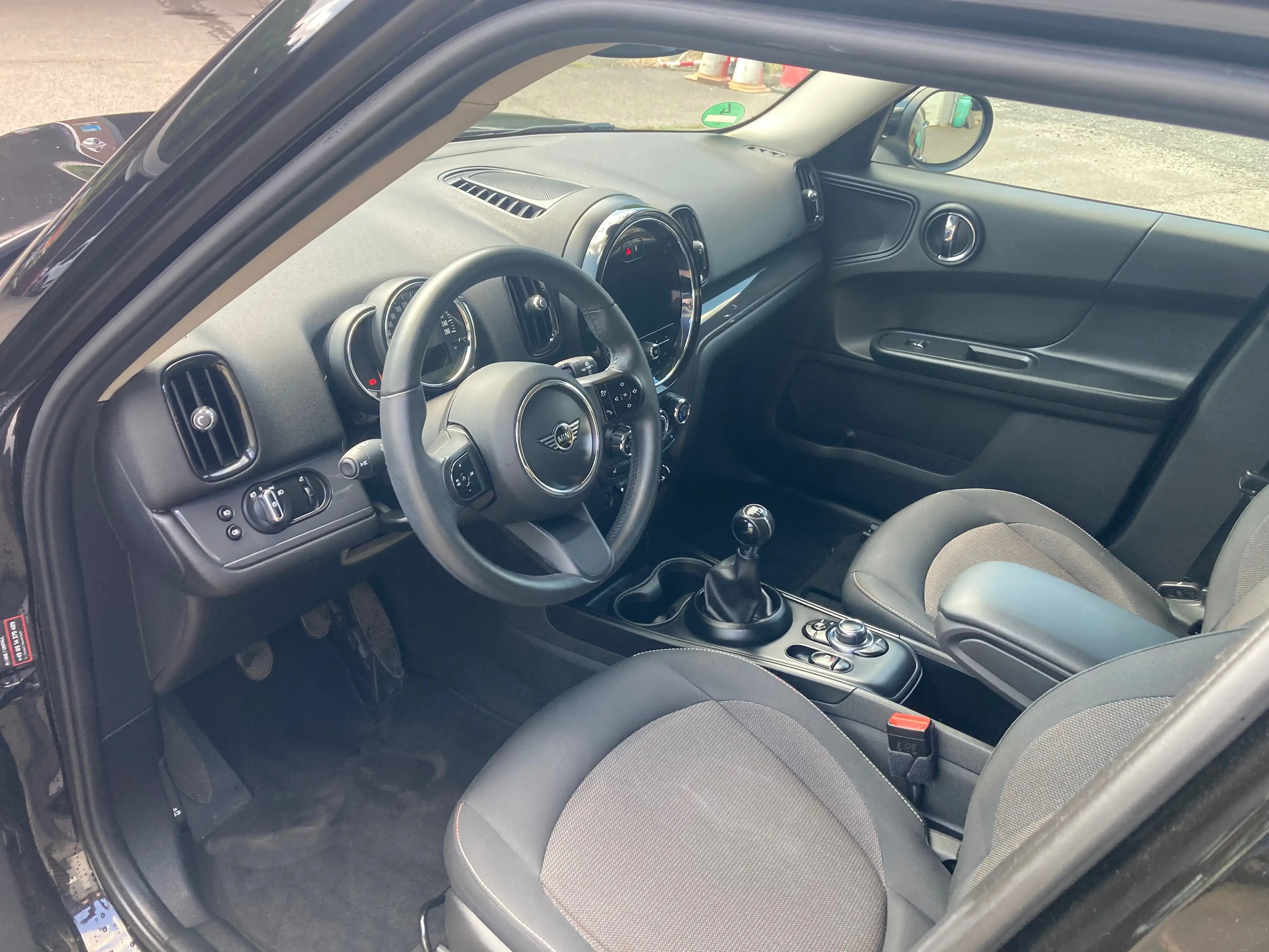 MINI One Countryman One Essential Trim — photo 11