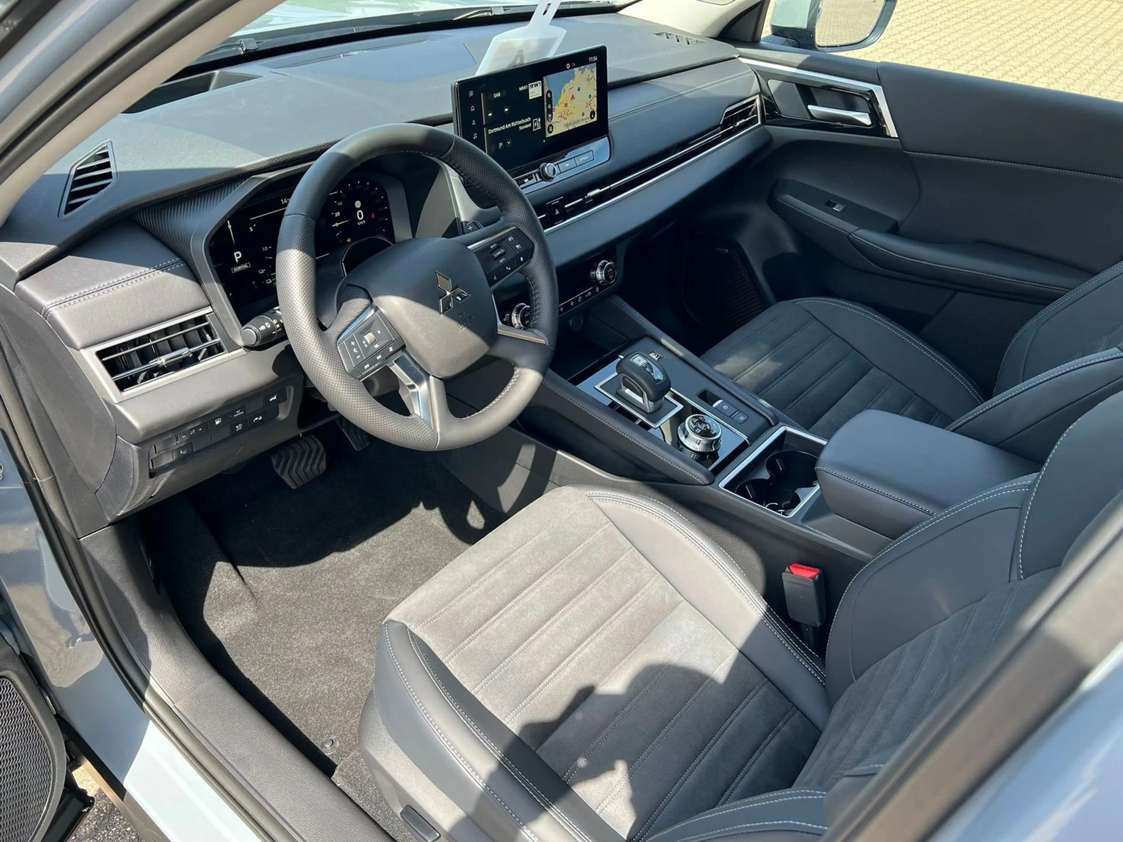 Mitsubishi Outlander Plug-in Hybrid Intro Edition *HEAD-UP*20"ZOLL*AHK — photo 10