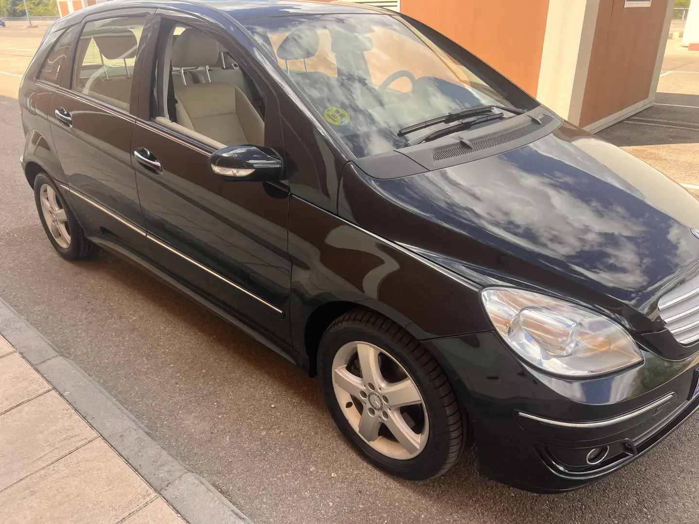 Mercedes-Benz B 180 180CDI Autotronic (9.75) - 1