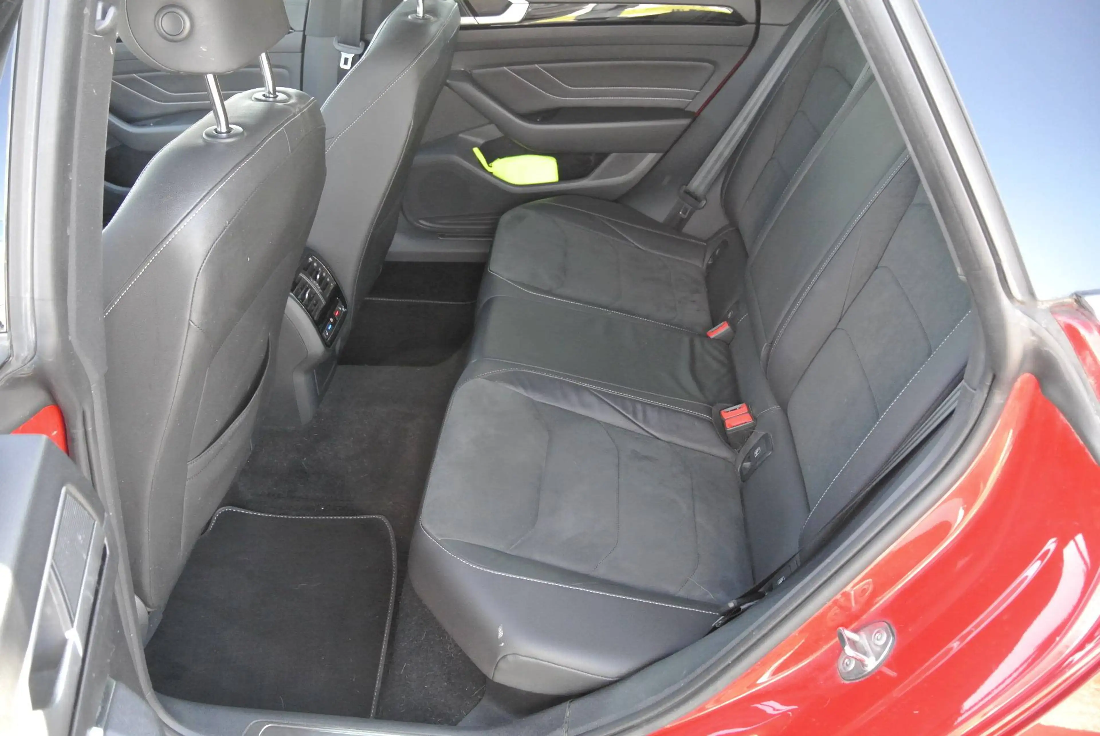 Volkswagen Arteon SB 2.0 TDI DSG ** R-Line ** LED * NAVI * KAMERA * — photo 10