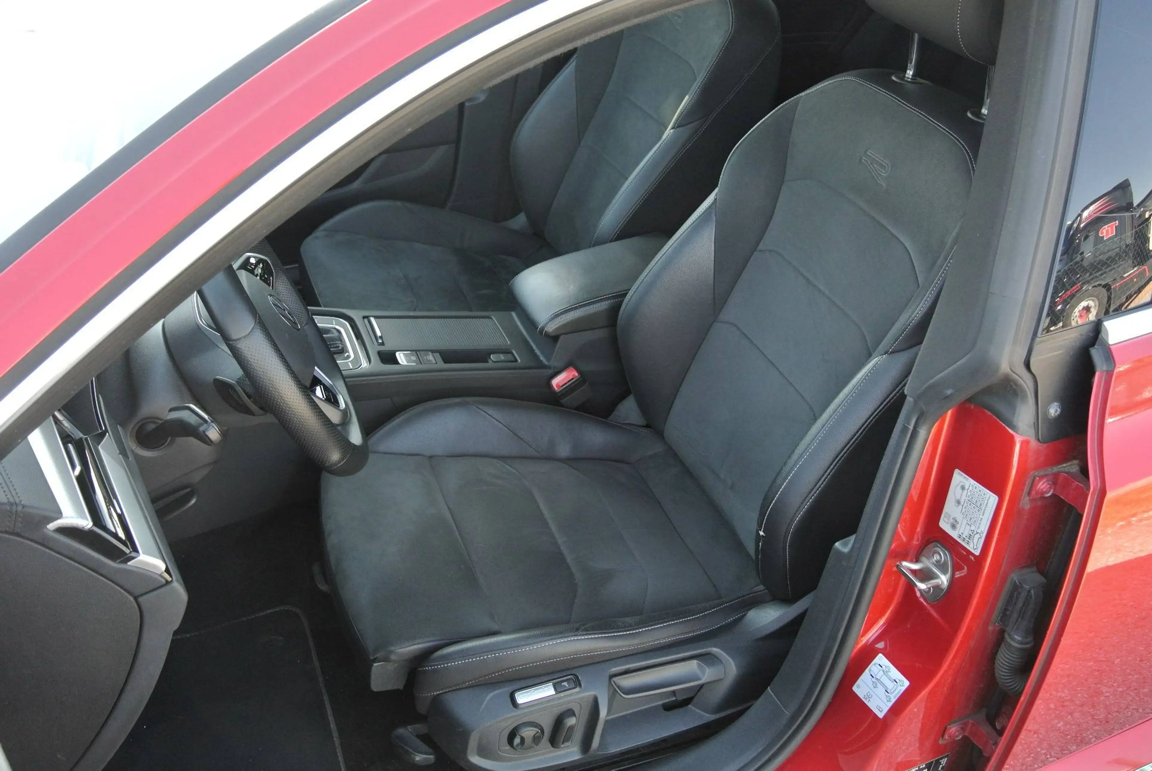 Volkswagen Arteon SB 2.0 TDI DSG ** R-Line ** LED * NAVI * KAMERA * — photo 9