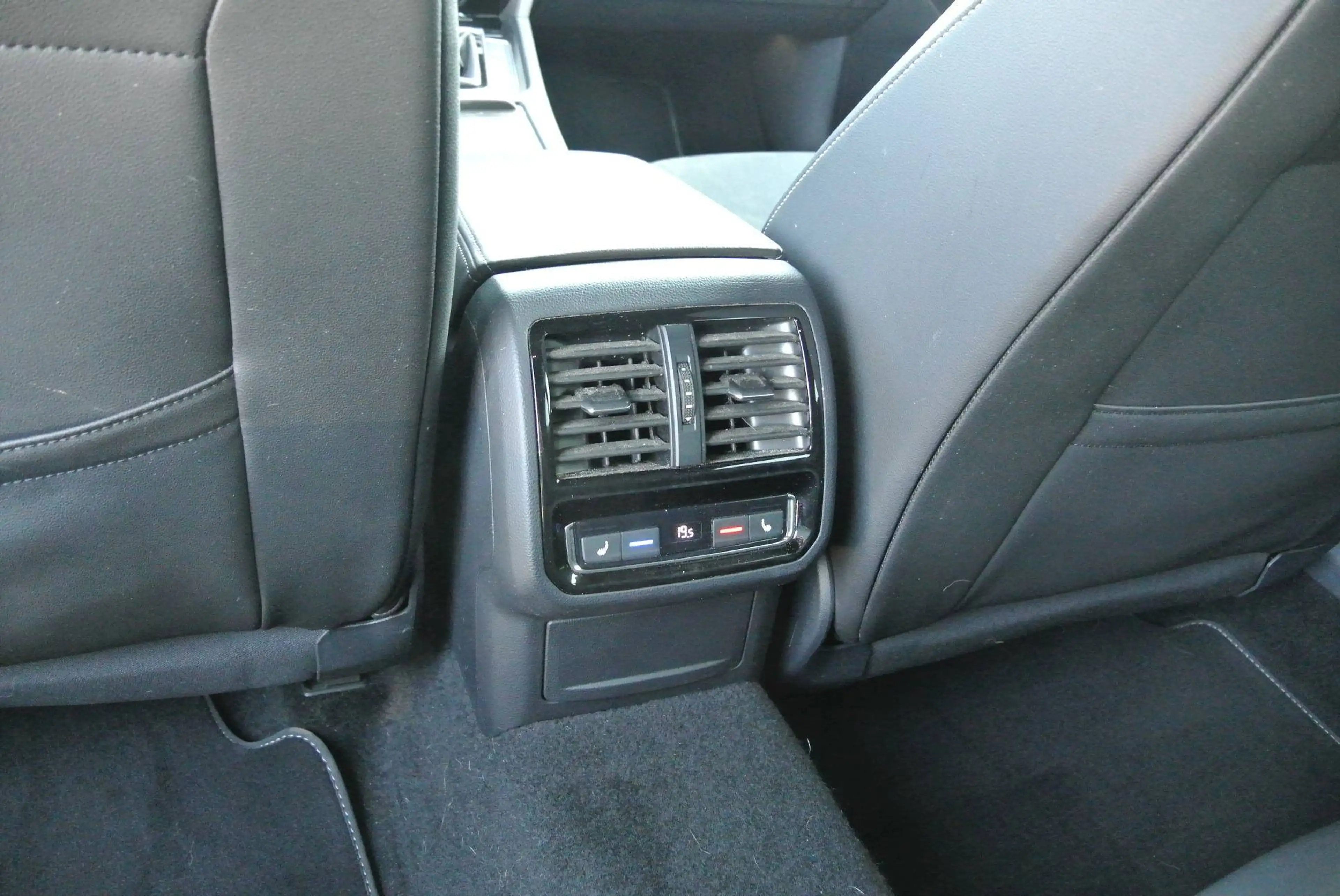 Volkswagen Arteon SB 2.0 TDI DSG ** R-Line ** LED * NAVI * KAMERA * — photo 13