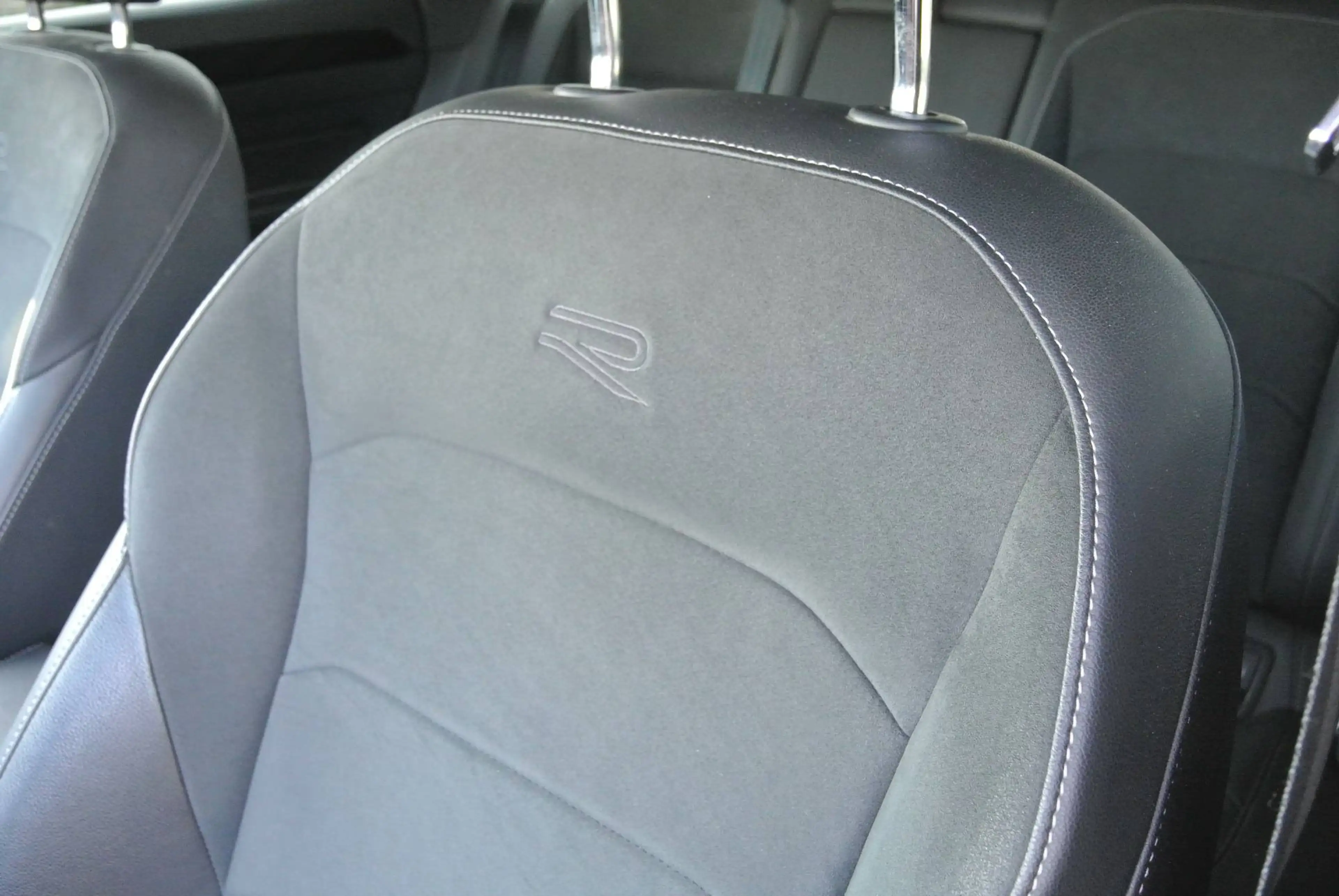 Volkswagen Arteon SB 2.0 TDI DSG ** R-Line ** LED * NAVI * KAMERA * — photo 11