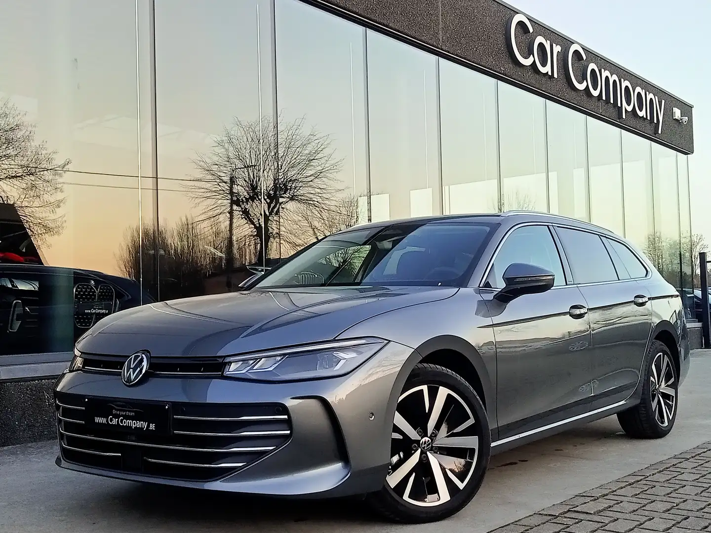 Volkswagen Passat Variant Passat Variant 1.5 eTSI STYLE DSG*ALCANTARA*TREKH Gris - 1