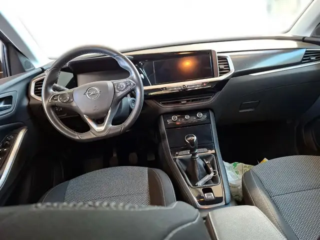 Opel Grandland X view 5