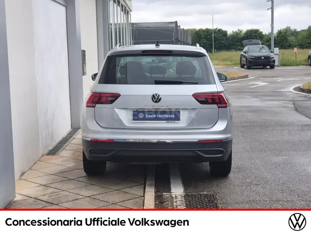 Volkswagen Tiguan view 7