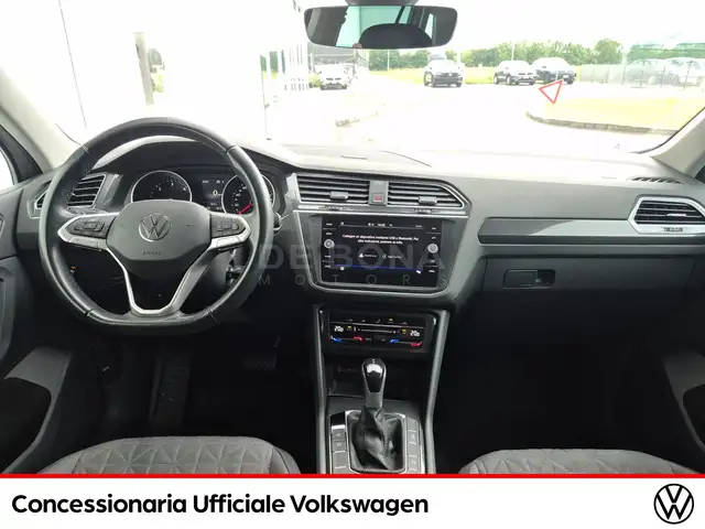 Volkswagen Tiguan view 11