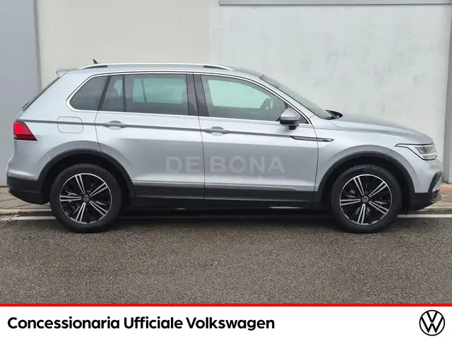 Volkswagen Tiguan view 8
