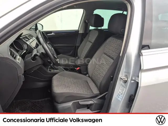Volkswagen Tiguan view 9