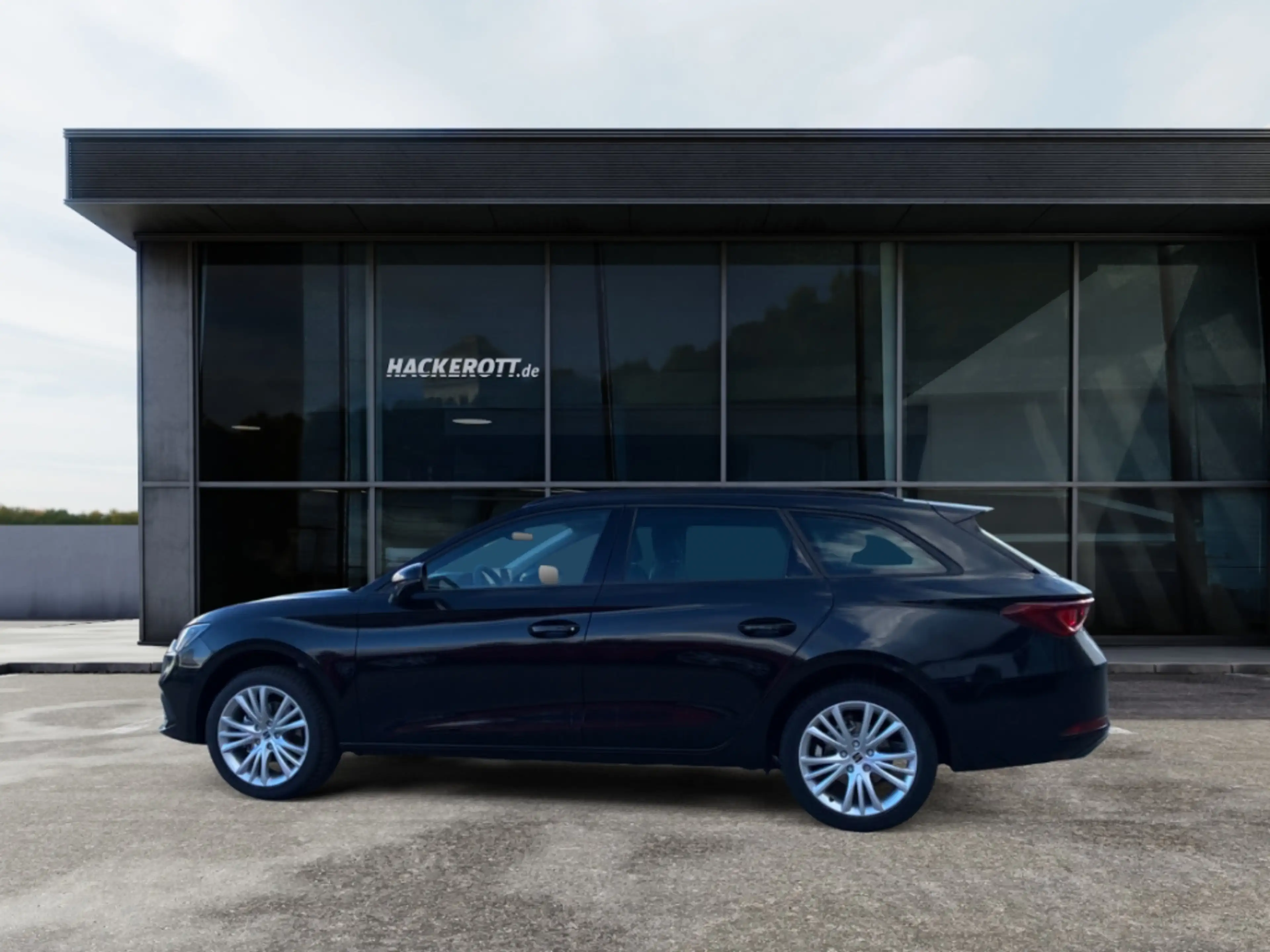 SEAT Leon Sportstourer Road Edition 1.5 eTSI 150 PS 7-Gang-D — photo 2