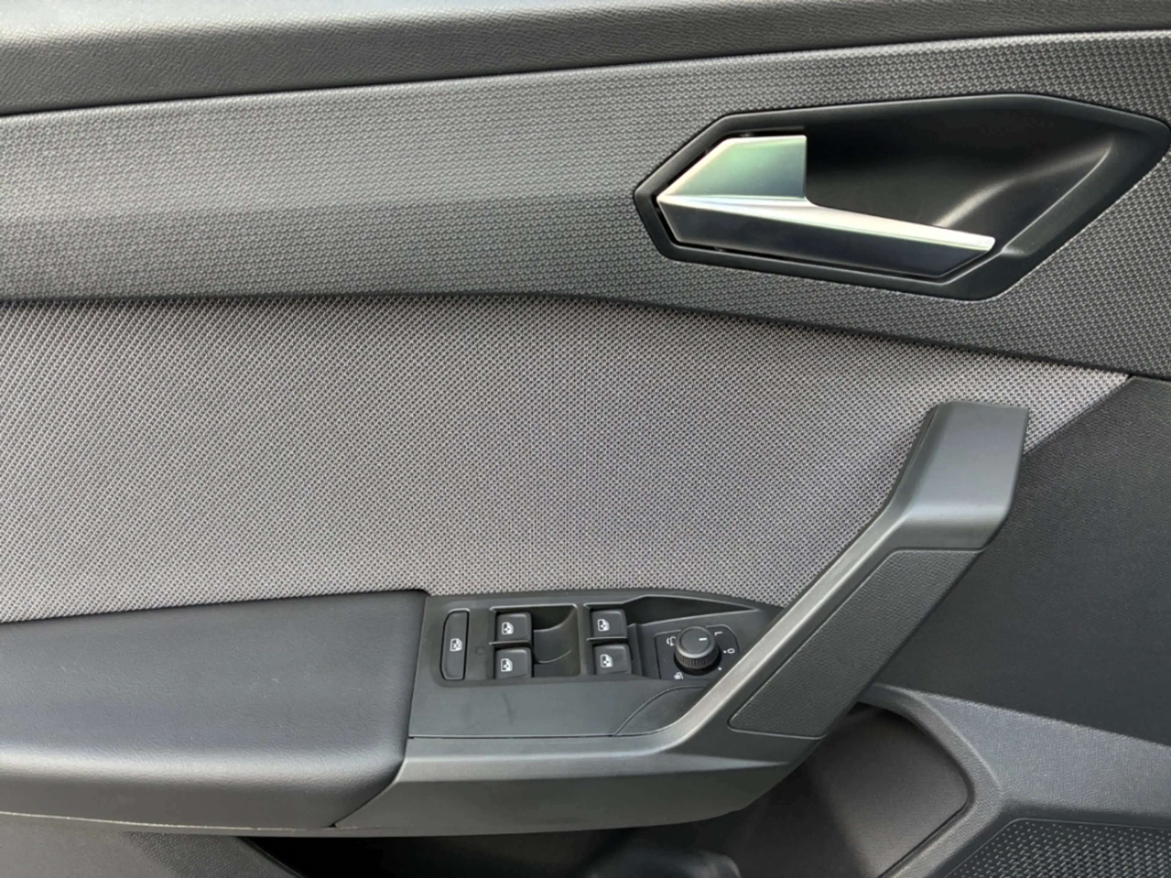SEAT Leon Sportstourer Road Edition 1.5 eTSI 150 PS 7-Gang-D — photo 9