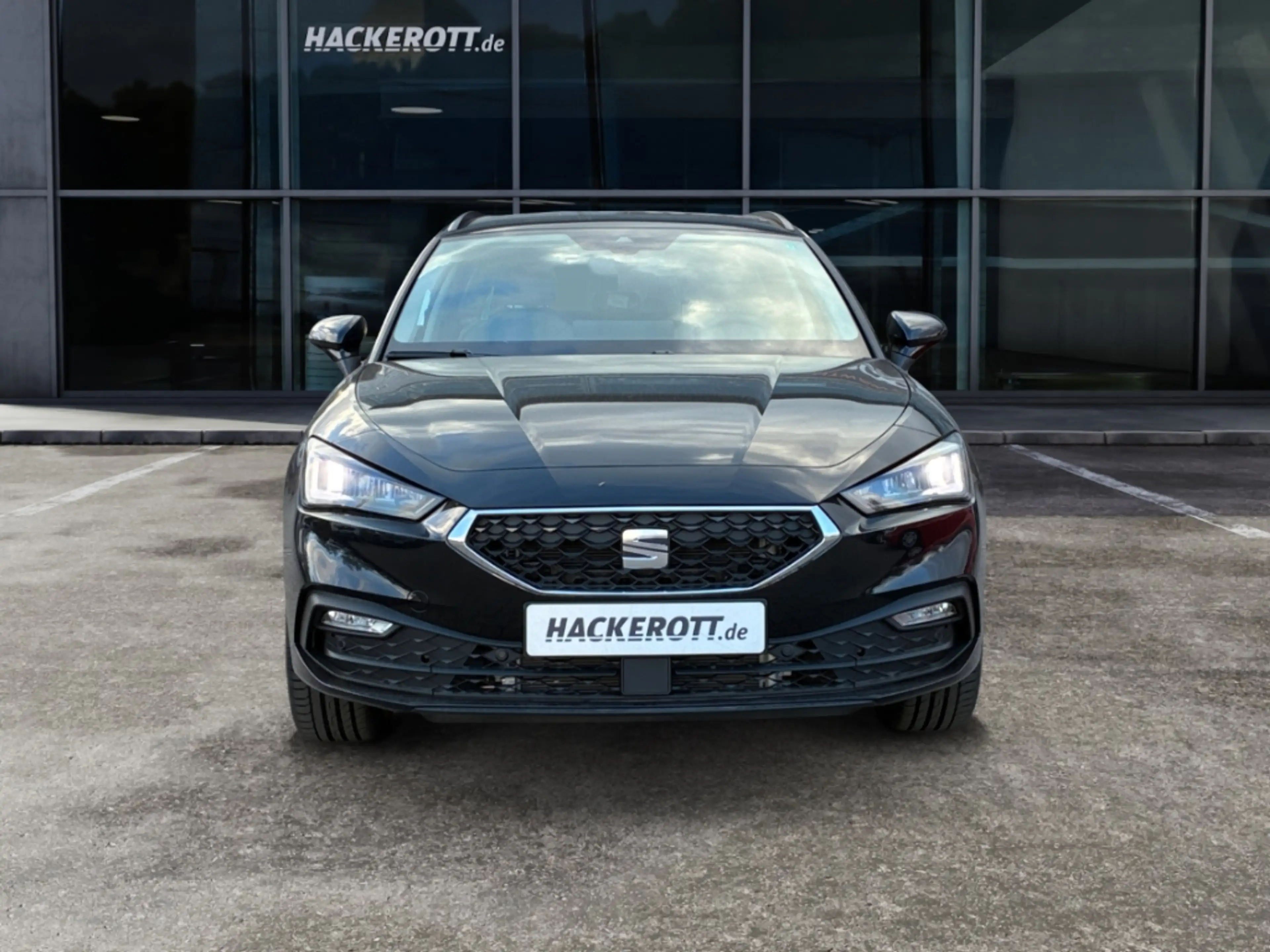 SEAT Leon Sportstourer Road Edition 1.5 eTSI 150 PS 7-Gang-D — photo 8