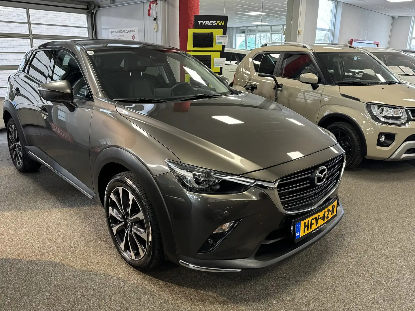 Mazda CX-3 2.0 SkyActiv-G 120 Dynamic Head up displ Серый - 2