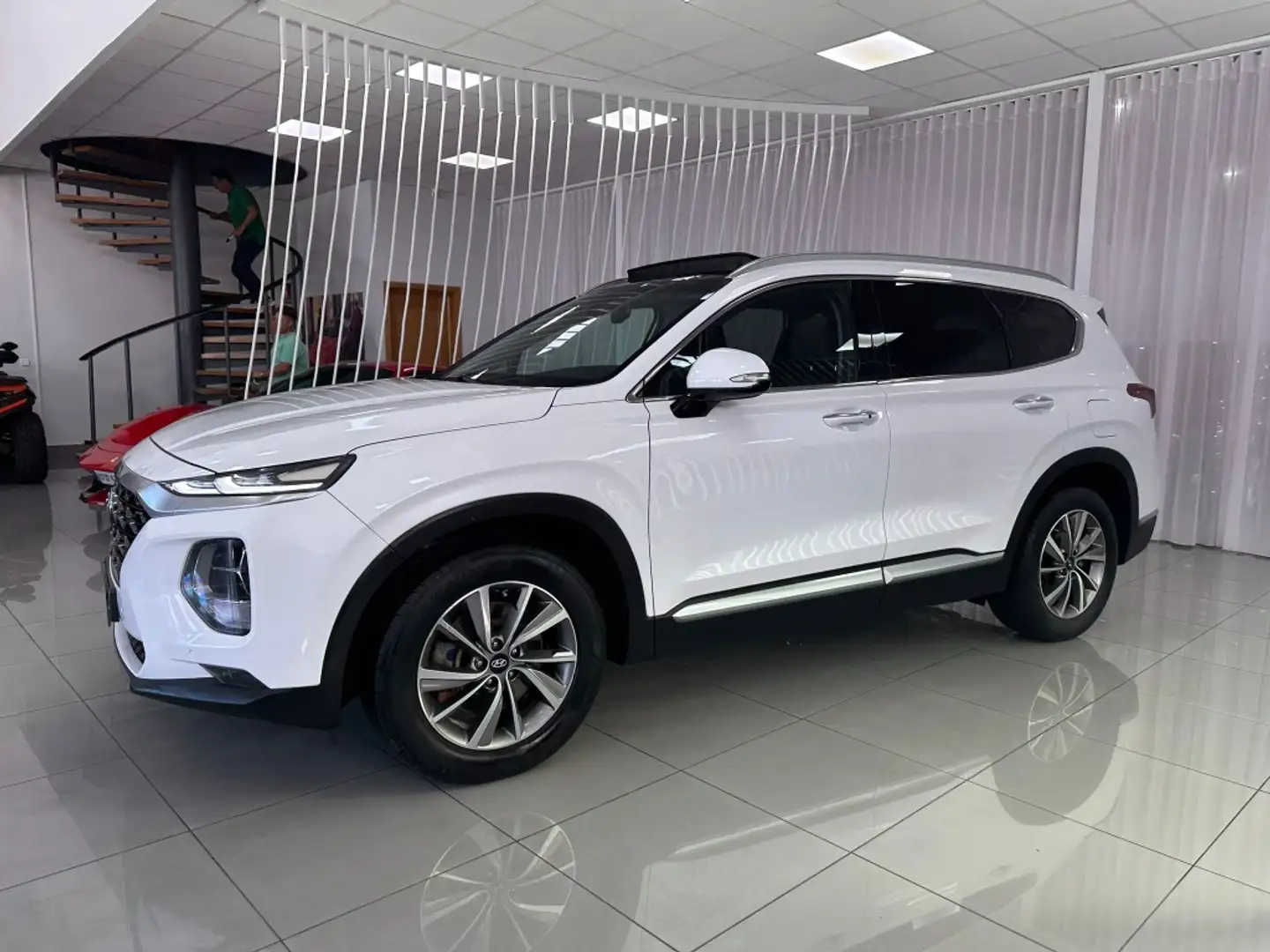 Hyundai SANTA FE 2.2CRDi Tecno 7pl 4WD 8DCT Blanc - 2