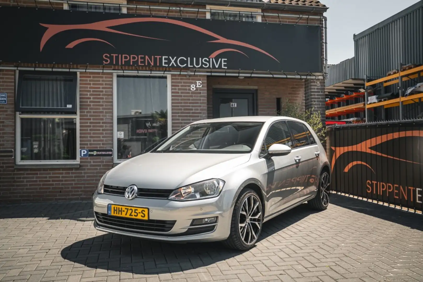 Volkswagen Golf 1.2 TSI HIGHLINE Grijs - 1