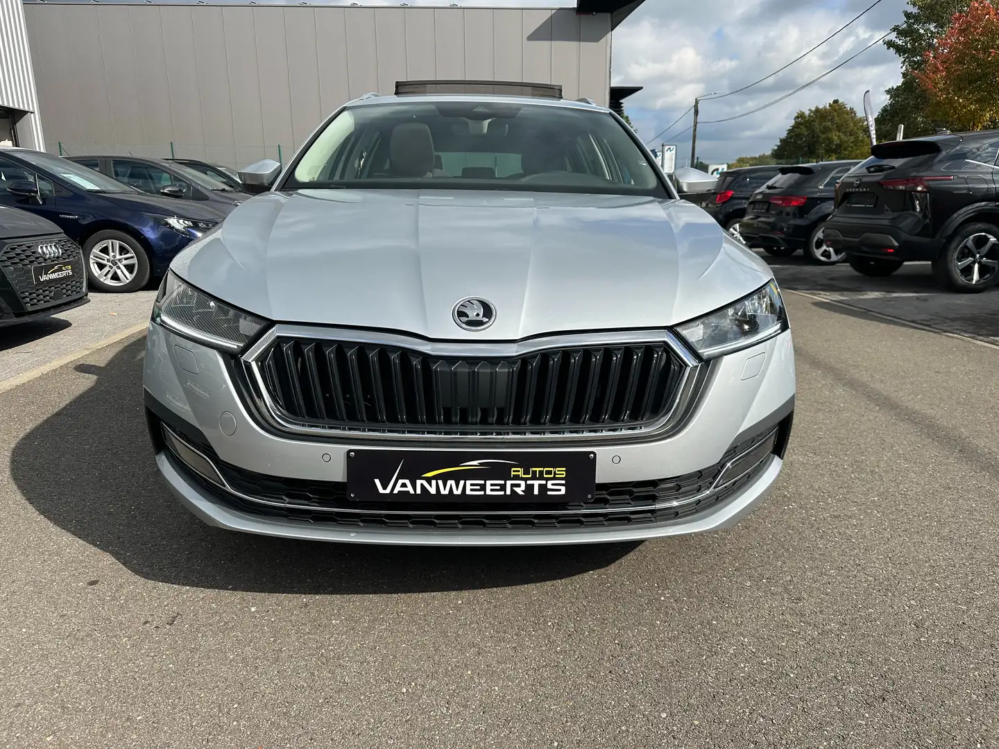Skoda Octavia Combi 1.5 TSI Ambition 150pk, PANO+OPEN DAK/KEYLES Plateado - 2