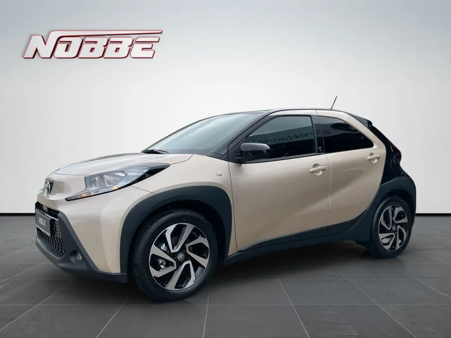 Toyota Aygo X Team D Beige - 1