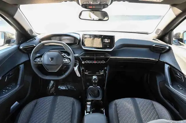 Peugeot 2008 view 7