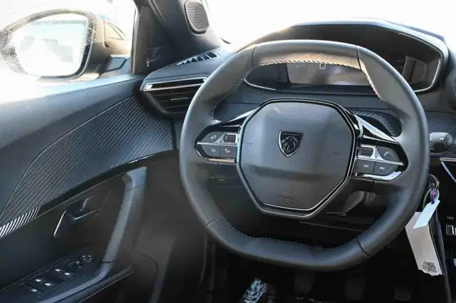Peugeot 2008 view 12