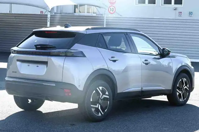 Peugeot 2008 view 3