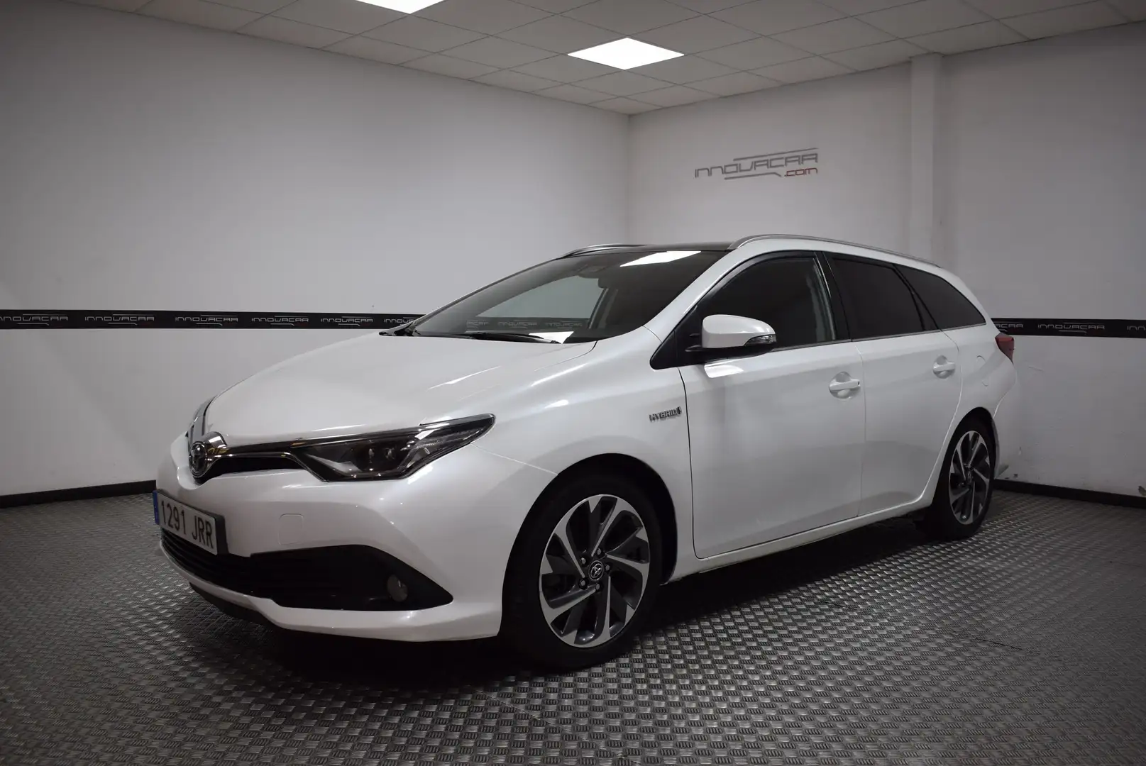 Toyota Auris Touring Sports hybrid 140H Feel! Weiß - 1