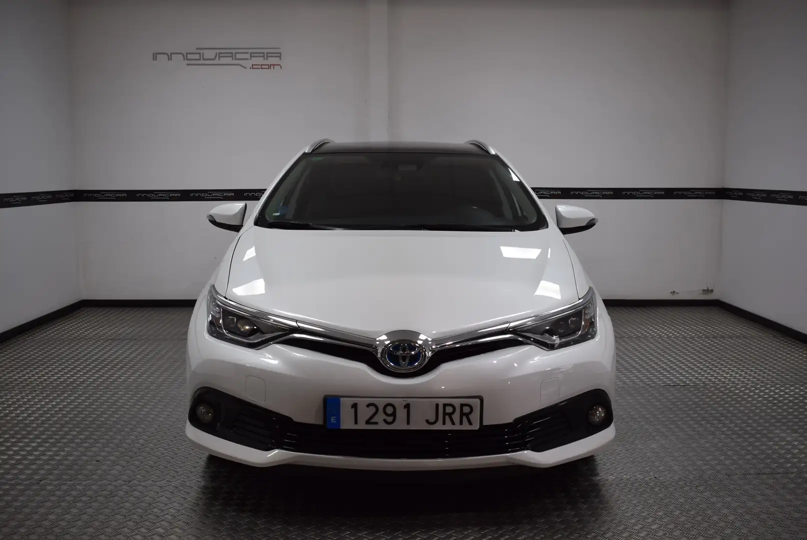 Toyota Auris Touring Sports hybrid 140H Feel! White - 2