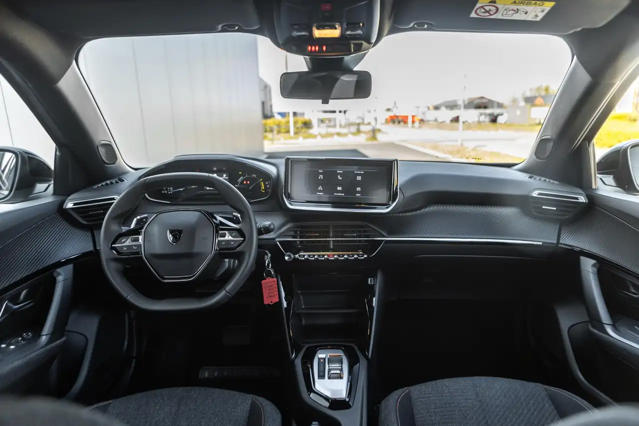 Peugeot 2008 1.2 Hybrid 136 Style 12