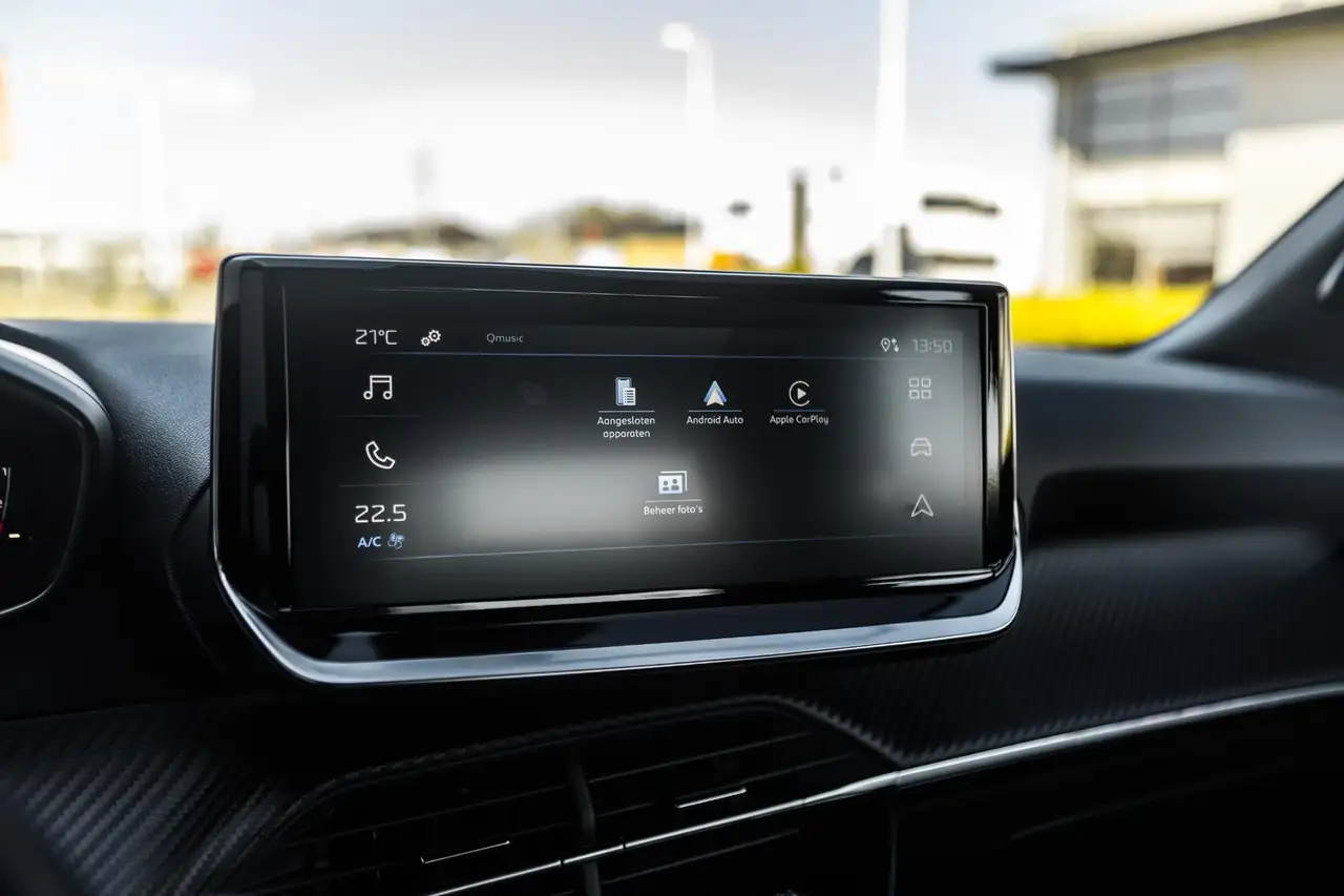 Peugeot 2008 1.2 Hybrid 136 Style 13