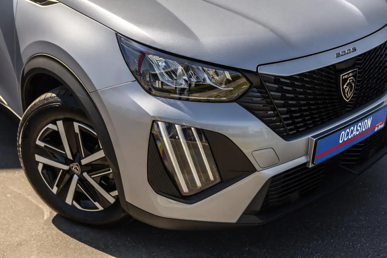 Peugeot 2008 1.2 Hybrid 136 Style 7