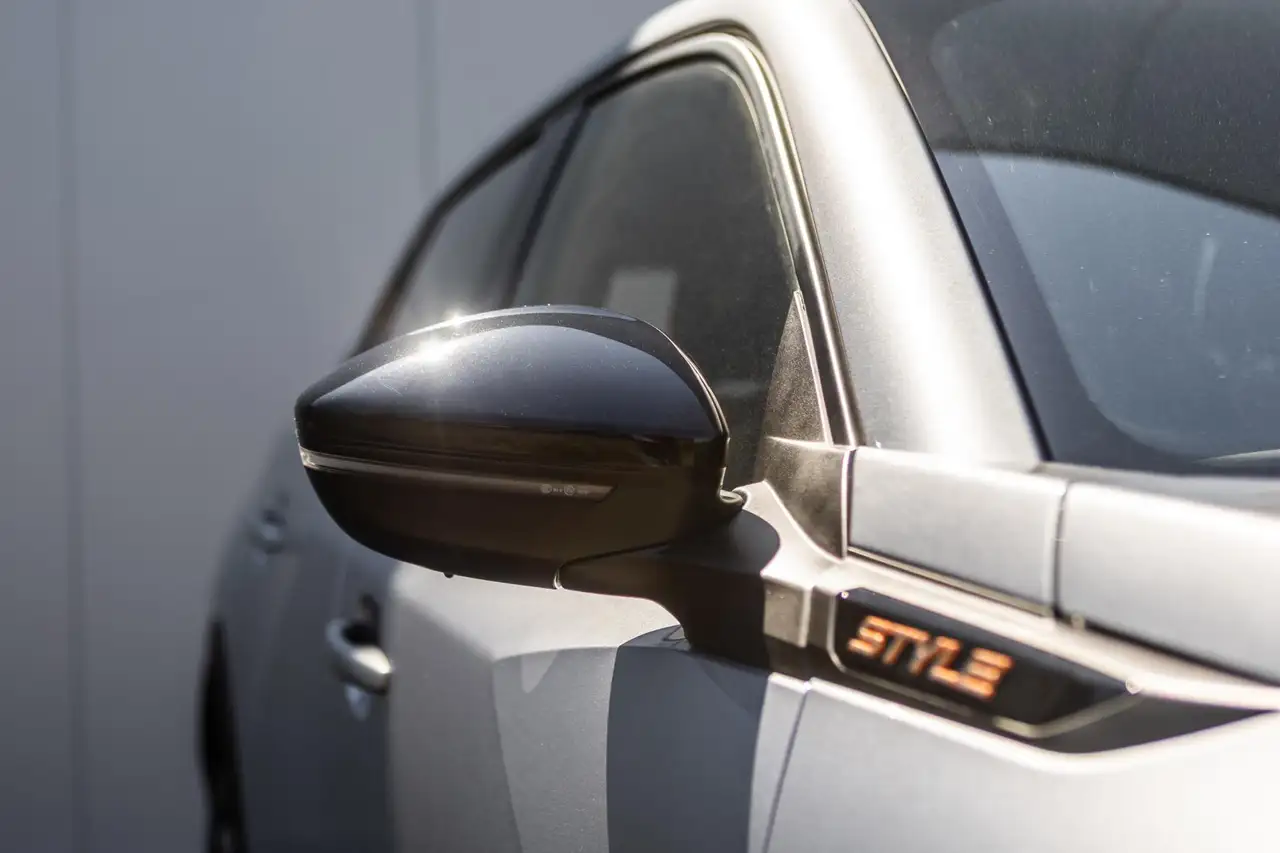 Peugeot 2008 1.2 Hybrid 136 Style 8