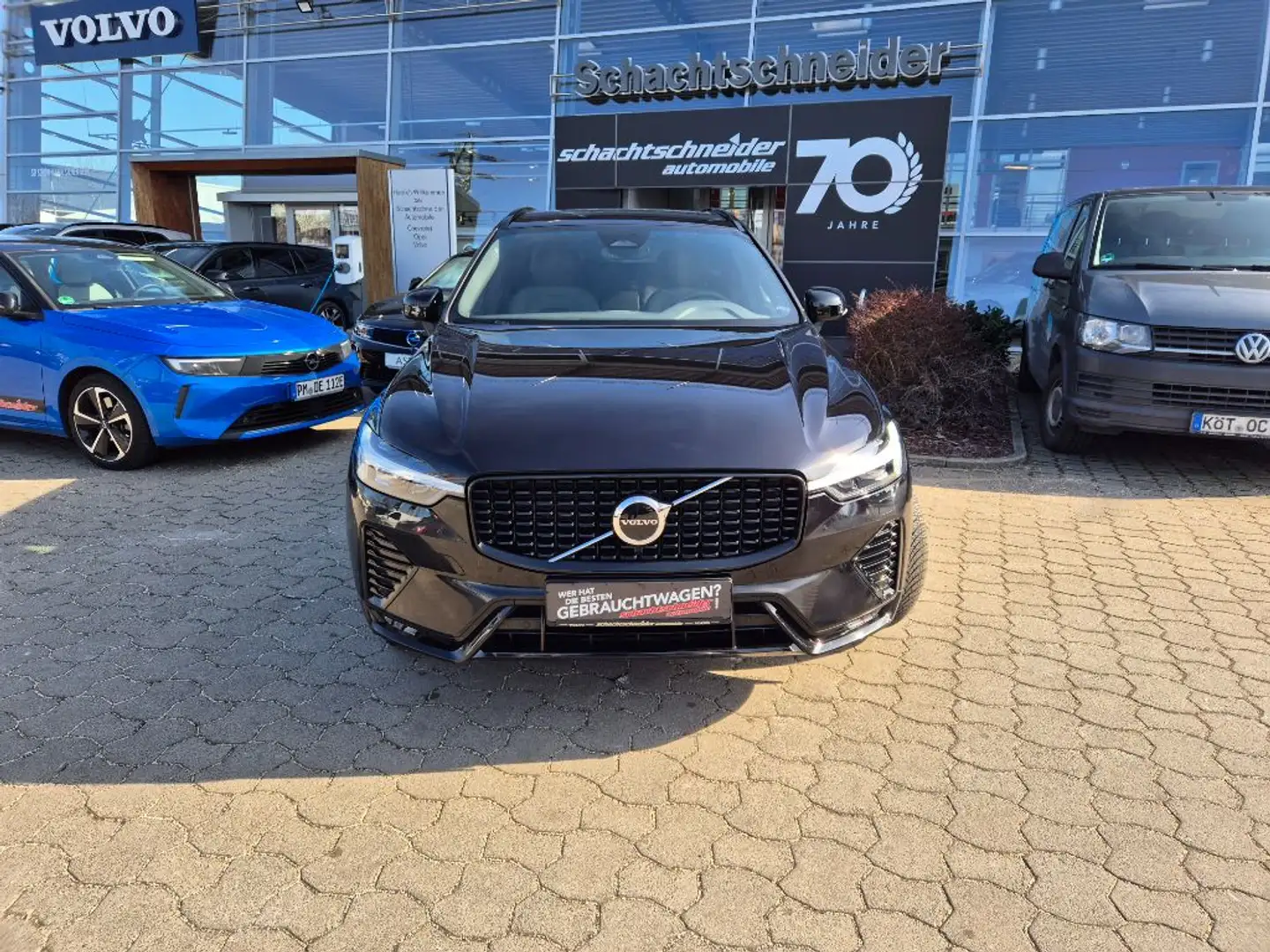 Volvo XC60 B4 D Plus Dark+HarmanKardon+Fahrerassist. Schwarz - 2