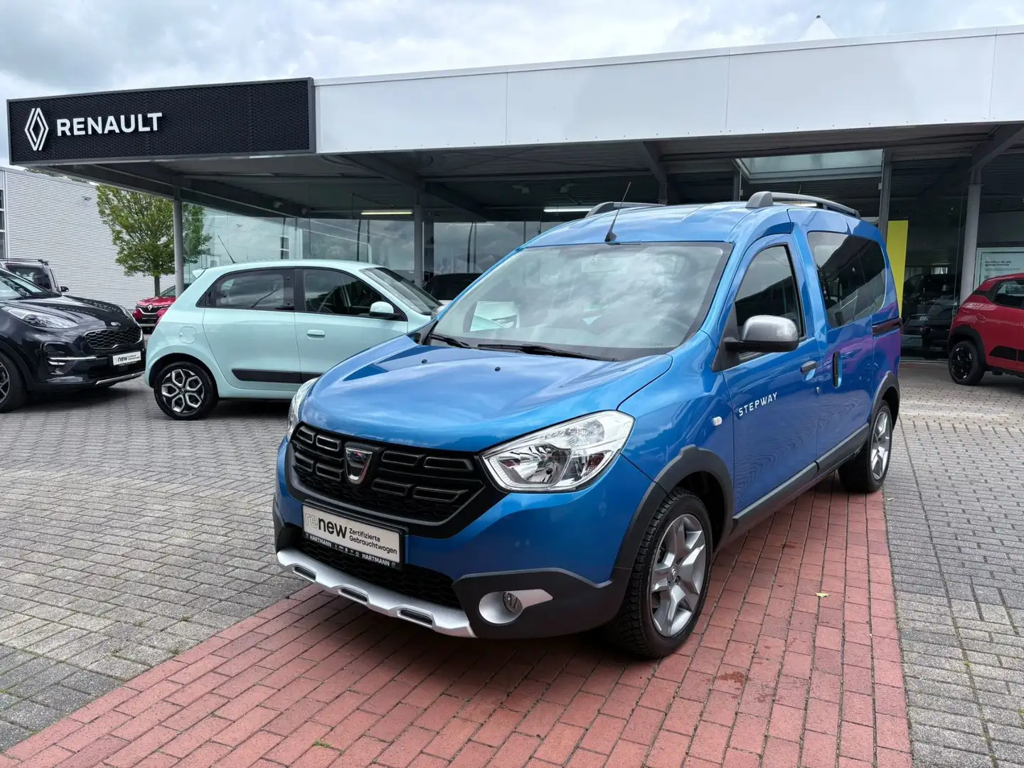 Dacia Dokker Stepway Plus TCe 130 GPF Blau - 1