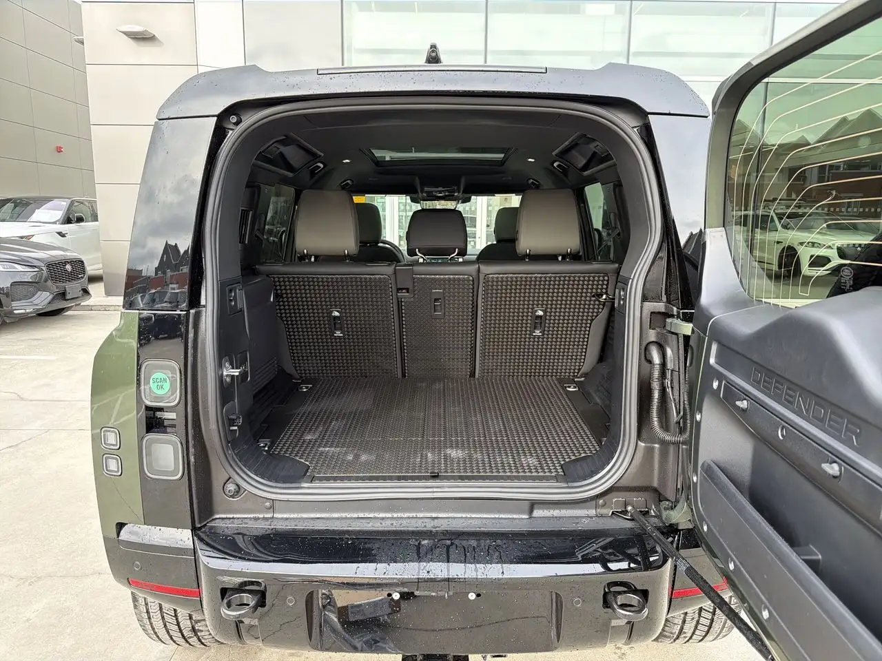 Land Rover Defender снимка Land Rover Defender