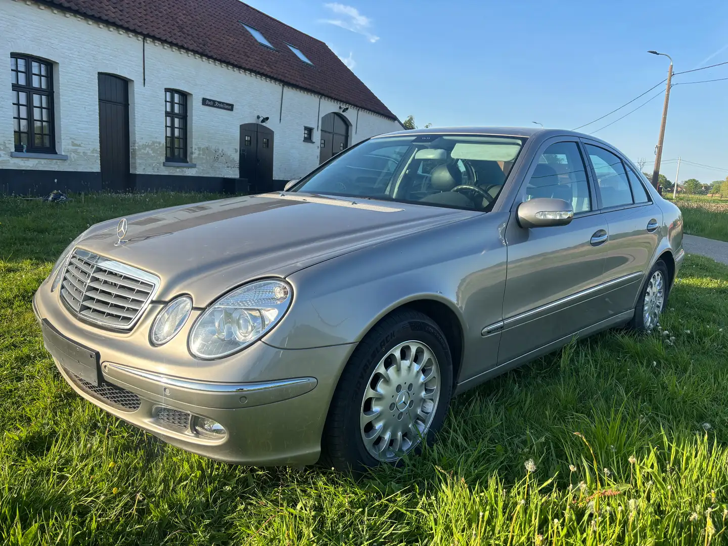 Mercedes-Benz E 220 E 220 CDI Automatik Elegance DPF Beige - 1
