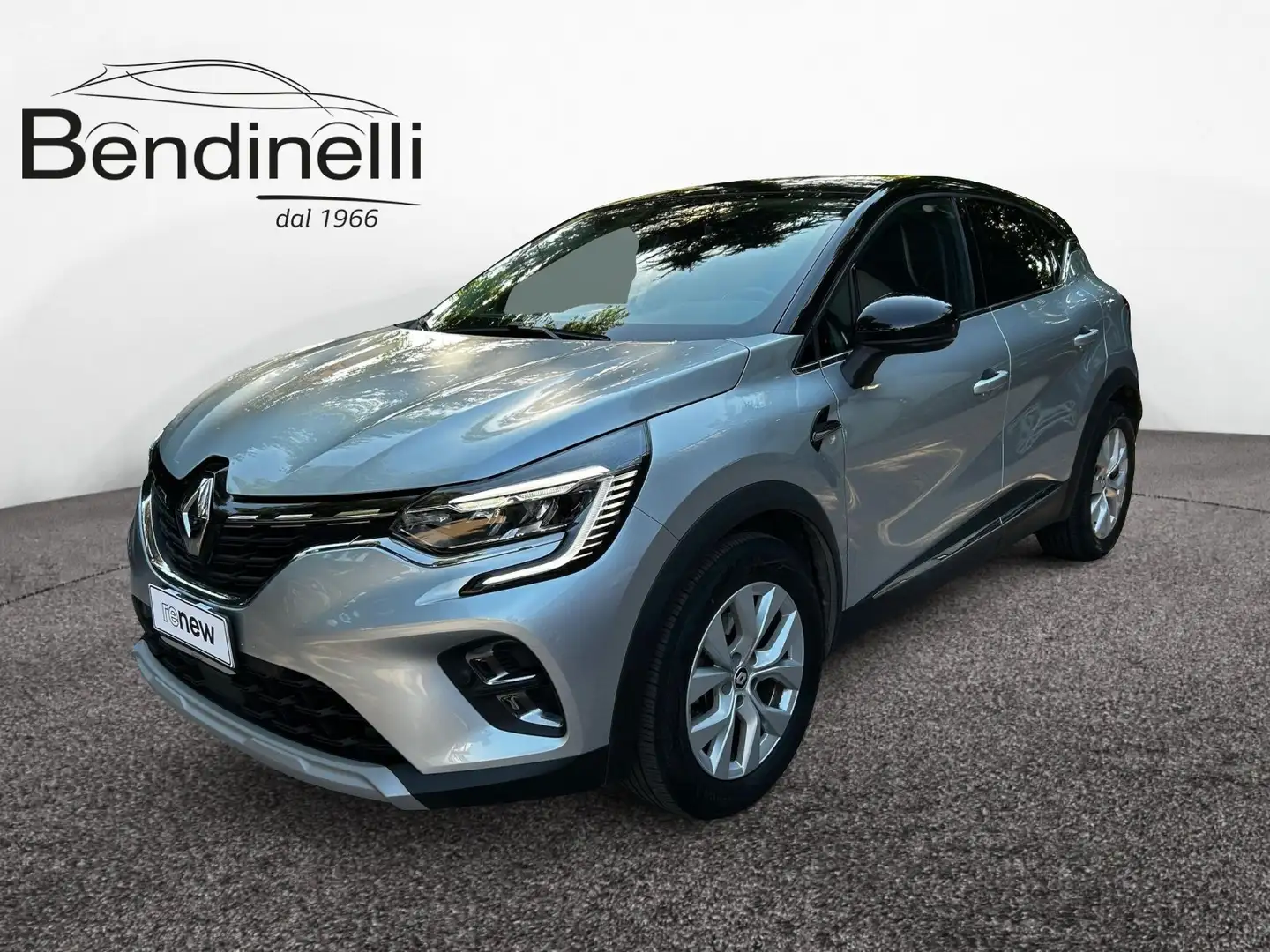 Renault Captur Hybrid E-Tech 145 CV Intens Grijs - 1