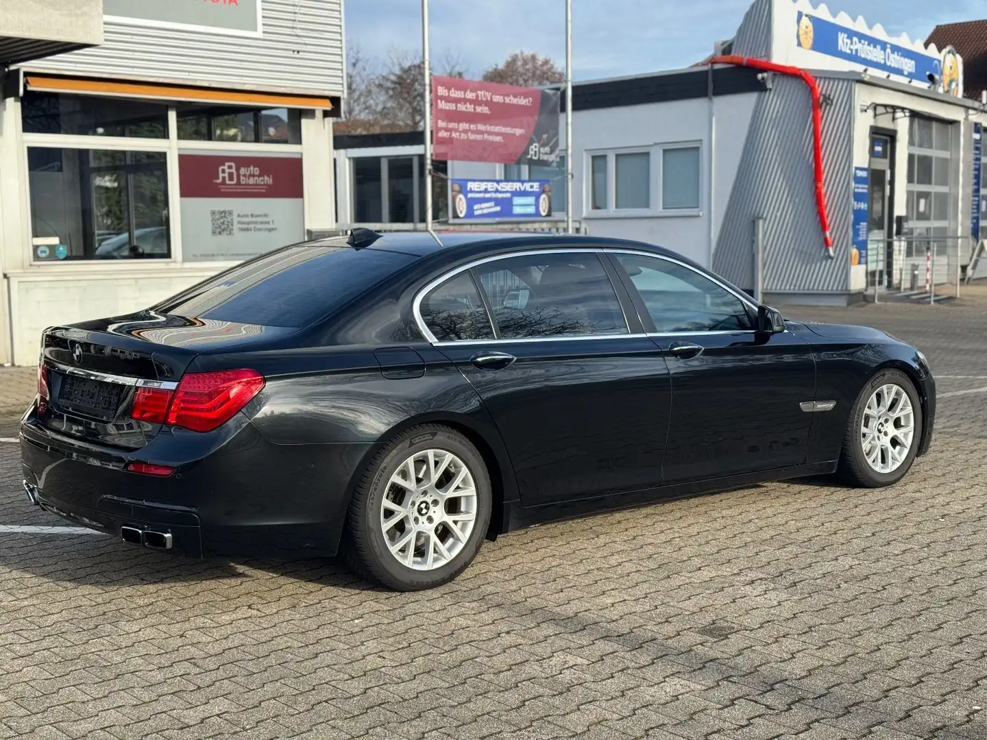 BMW 750 Li *V8 *HUD *Ambiente * Nero - 2